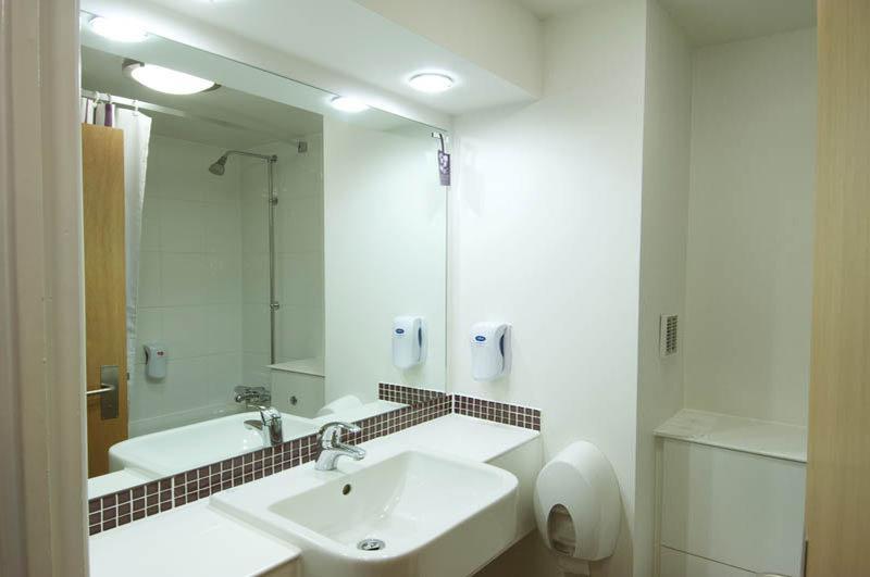 Premier Inn Premier Inn باغشوت المظهر الخارجي الصورة